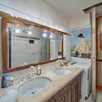 Meridiana-luxury Lakeside Oasis On Villa *