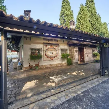 Meridiana-luxury Lakeside Oasis On 别墅