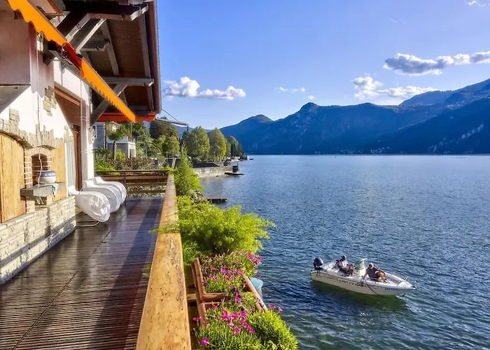 Meridiana-luxury Lakeside Oasis On Vila *