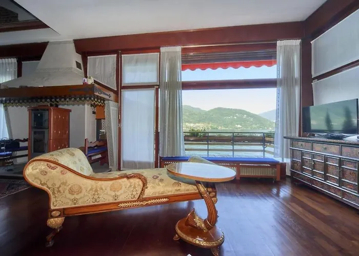Vila Meridiana-luxury Lakeside Oasis On