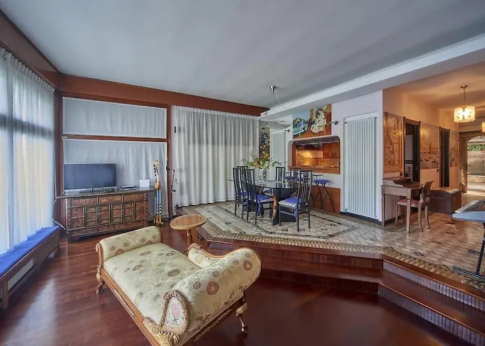 Villa Meridiana-luxury Lakeside Oasis On *